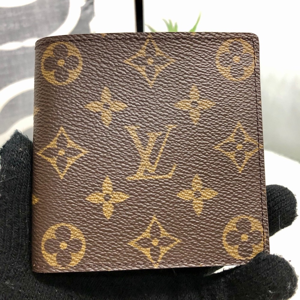 🔥SOLD 🔥Men’s Bifold’s Wallet - Picture 4 of 15
